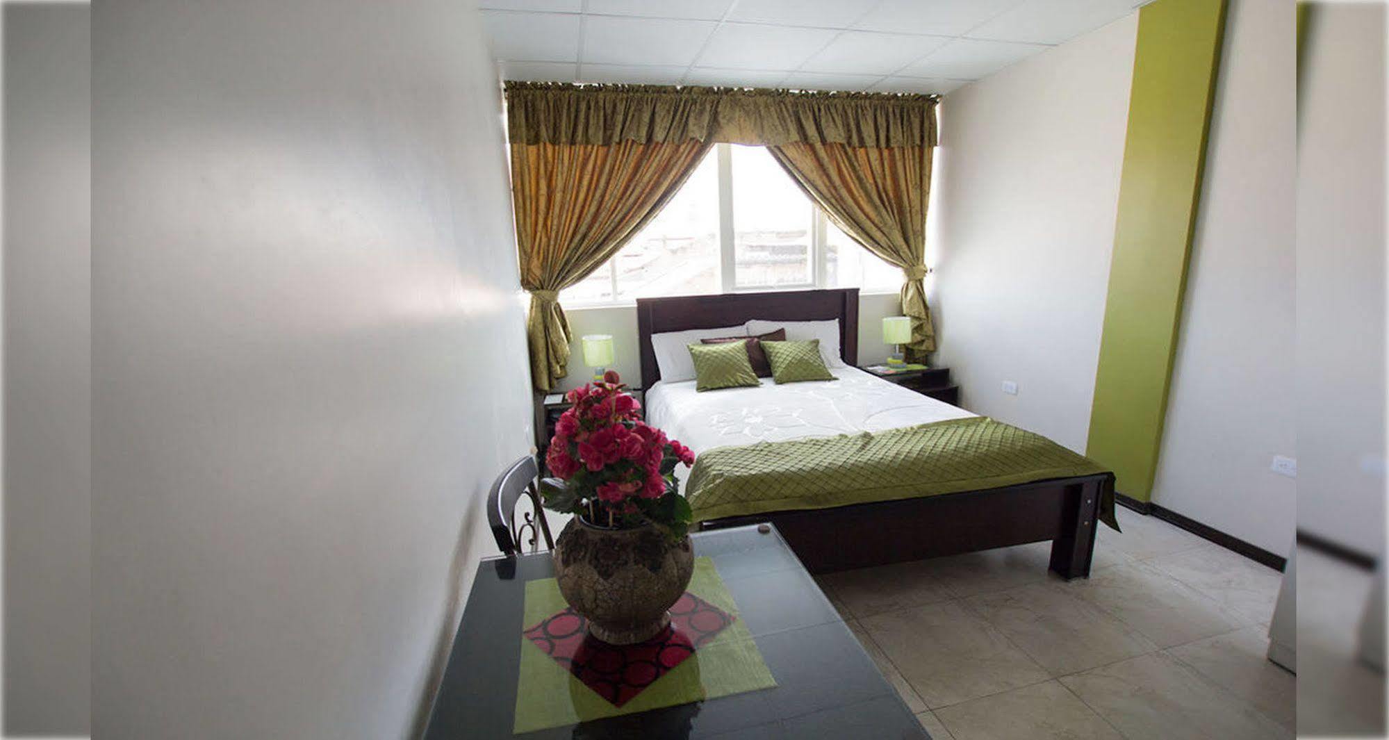 Hotel Las Gardenias Cuenca Bagian luar foto