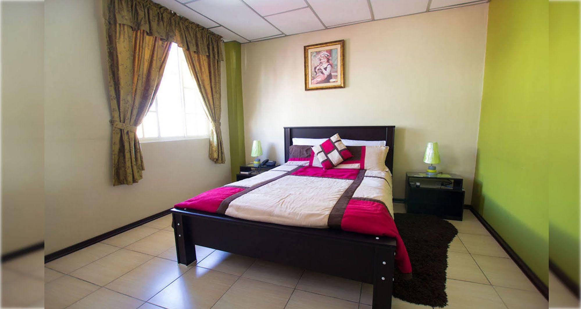 Hotel Las Gardenias Cuenca Bagian luar foto