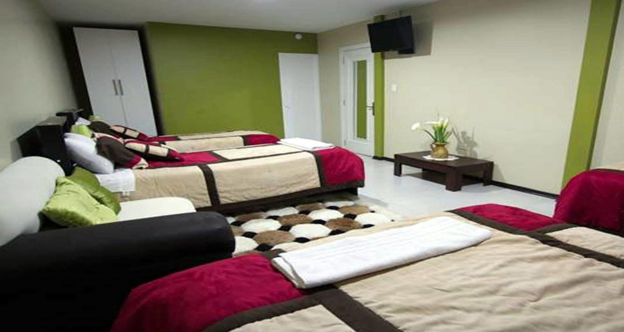 Hotel Las Gardenias Cuenca Bagian luar foto
