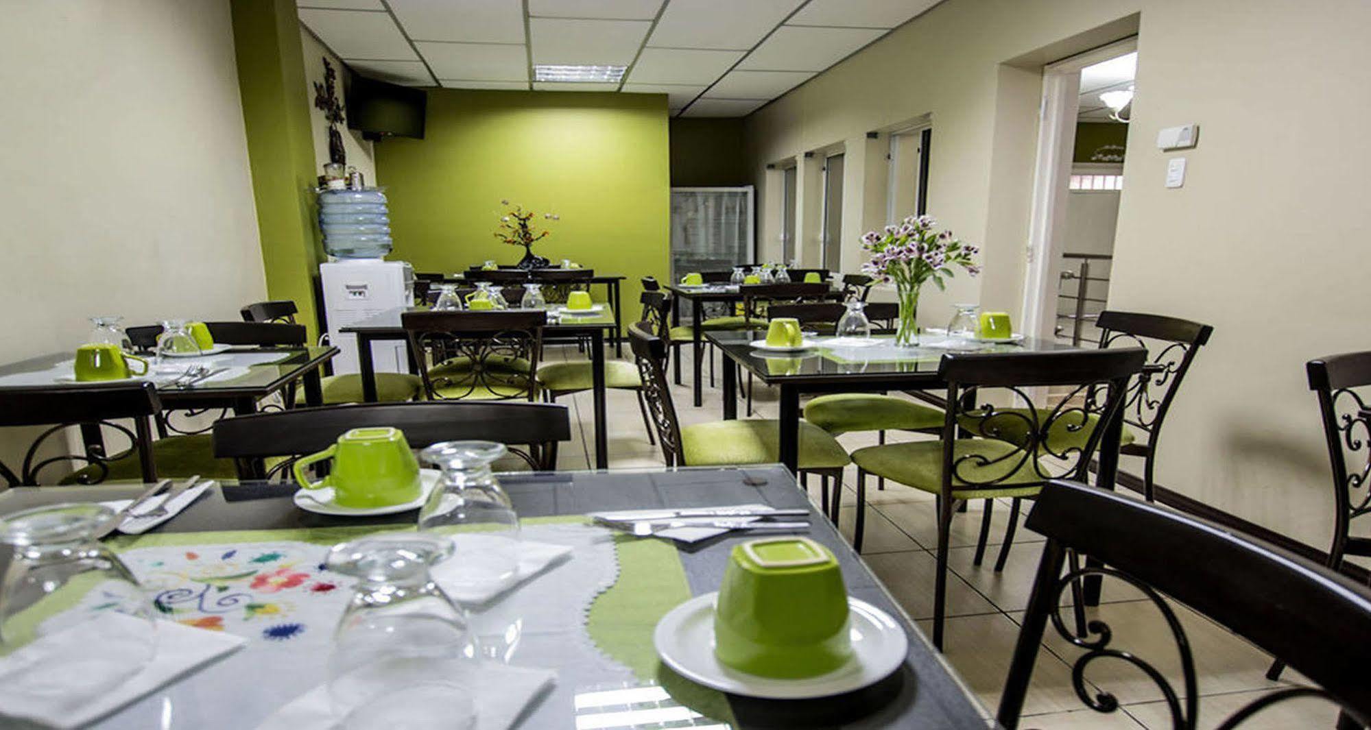 Hotel Las Gardenias Cuenca Bagian luar foto